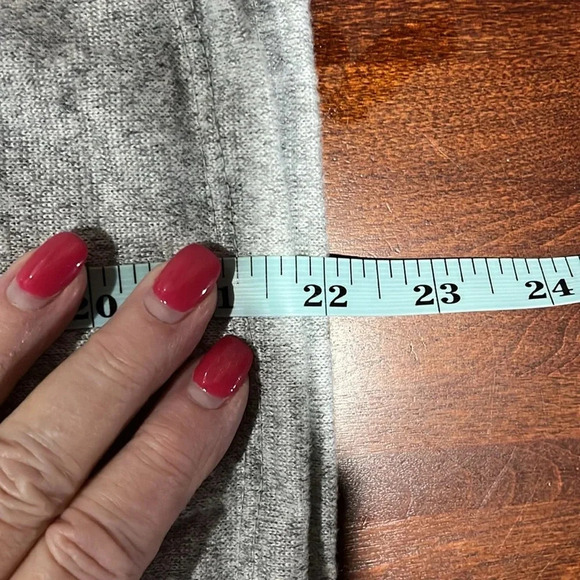 B. Flawless Womens Lounge Shirt M Gray Green Camo Pattern Stretch Pullover New - Picture 10 of 11